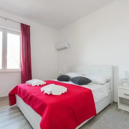 Apartmán Iv & La