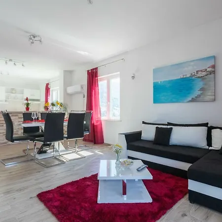 Apartmán Iv & La *